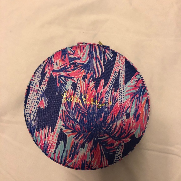 Lilly Pulitzer Accessories - Lilly Pulitzer make up case!